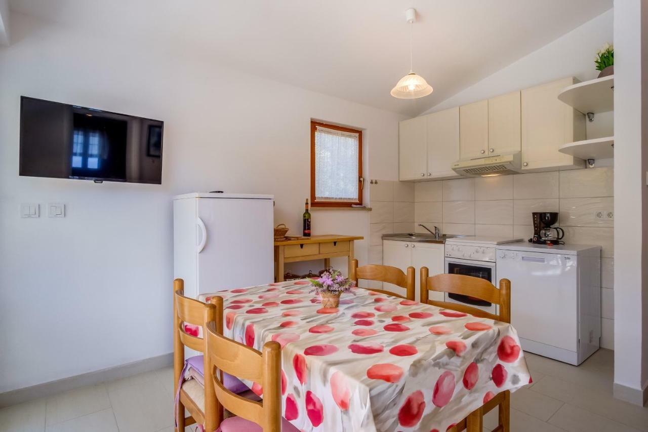 Apartments Valun Extérieur photo