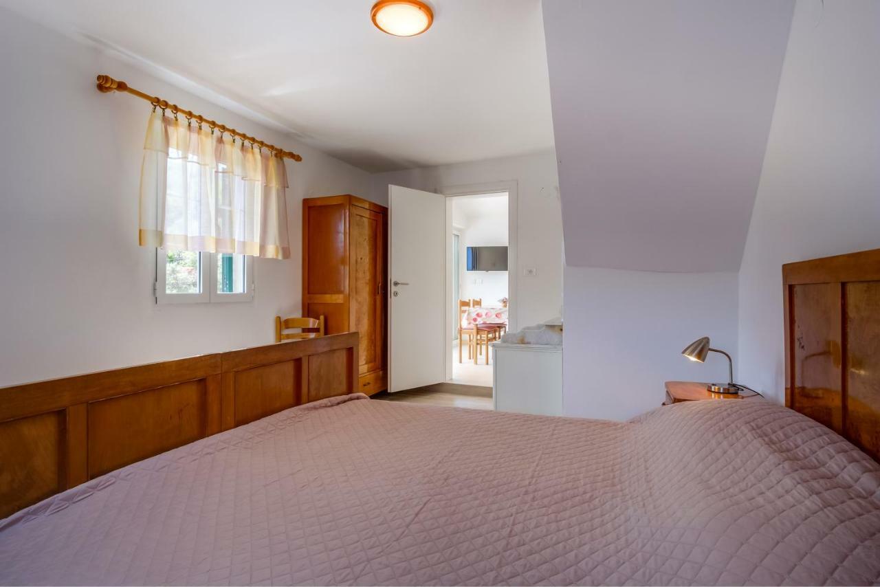 Apartments Valun Extérieur photo