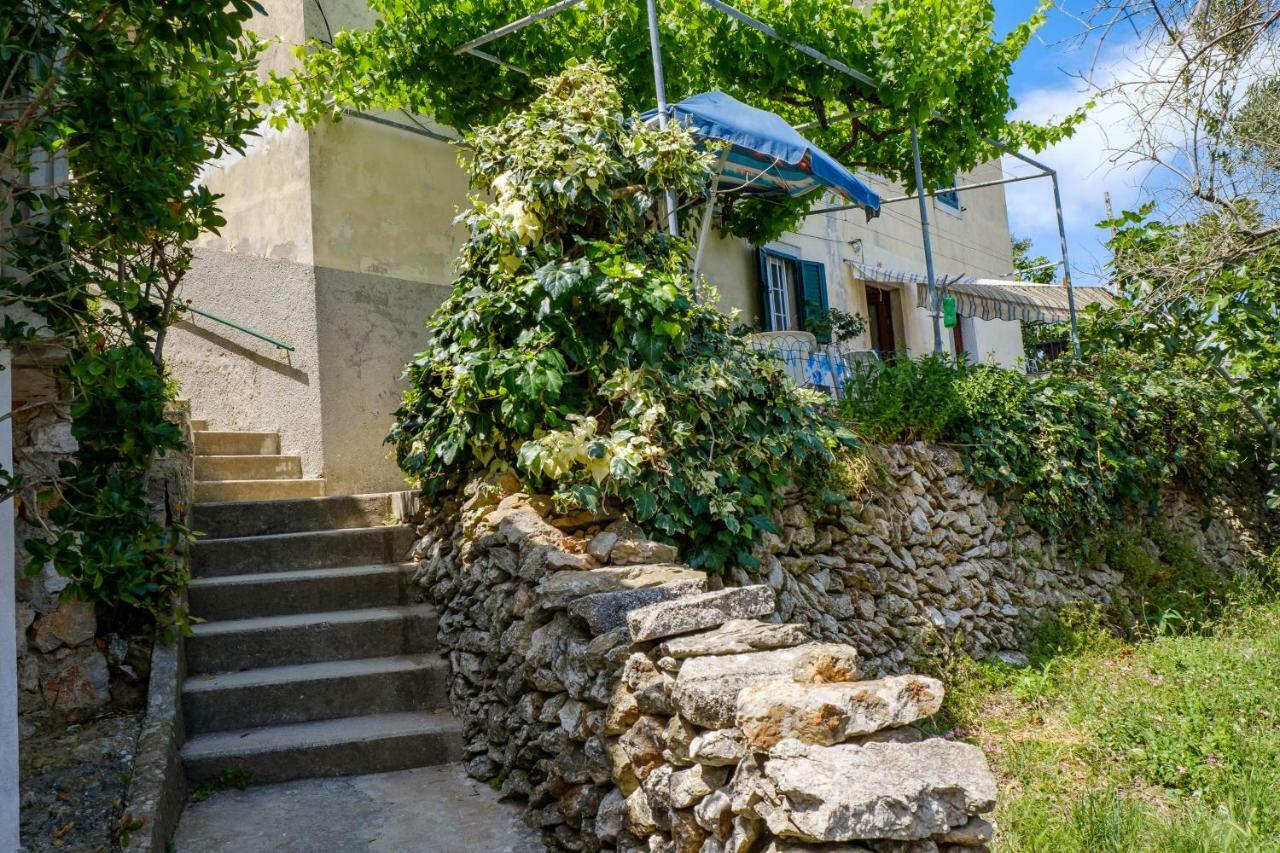 Apartments Valun Extérieur photo