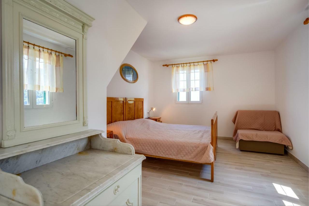 Apartments Valun Extérieur photo