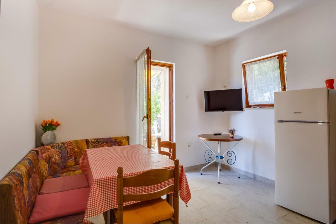 Apartments Valun Extérieur photo